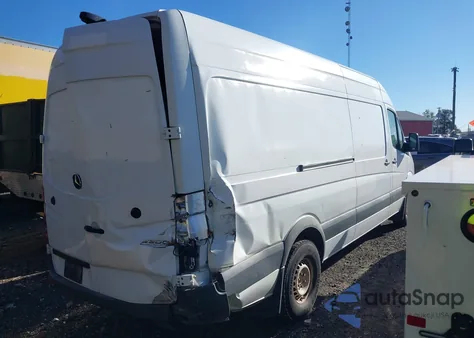 2016 Mercedes-Benz Sprinter 2500 High Roof из США, поврежденный, VIN WD3PE8DD6GP361062